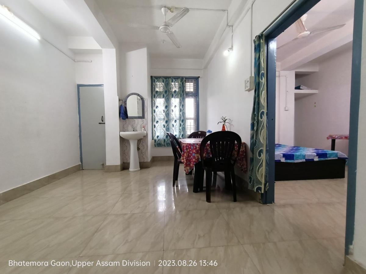 Taj Residency Holiday Homestay -Entire 1Bhk & 2Bhk Private Apartments -Call 767Ooo54Oo Jorhāt Eksteriør billede