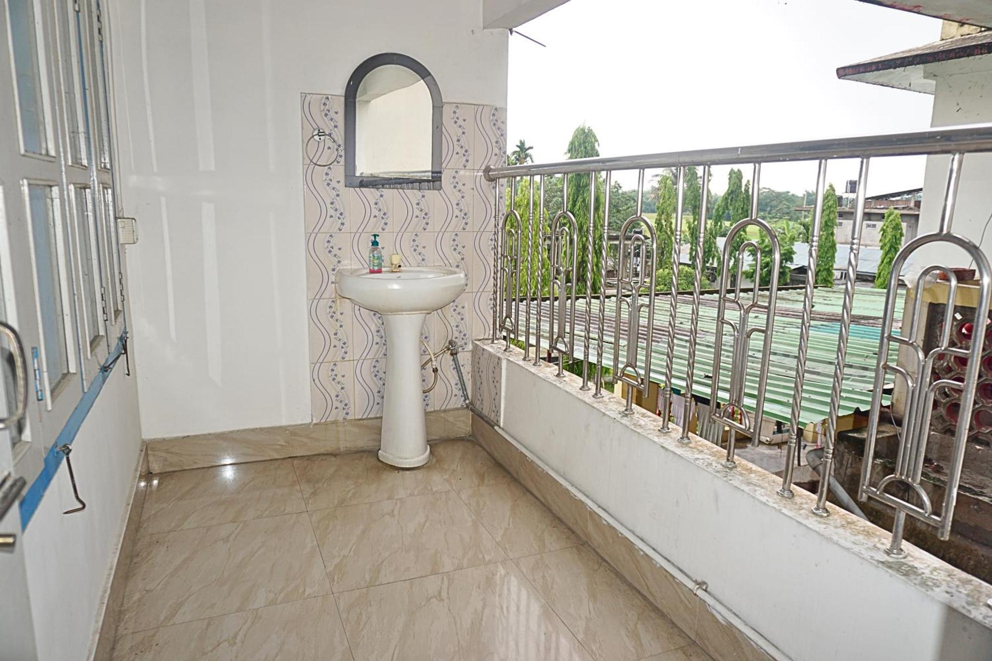 Taj Residency Holiday Homestay -Entire 1Bhk & 2Bhk Private Apartments -Call 767Ooo54Oo Jorhāt Eksteriør billede